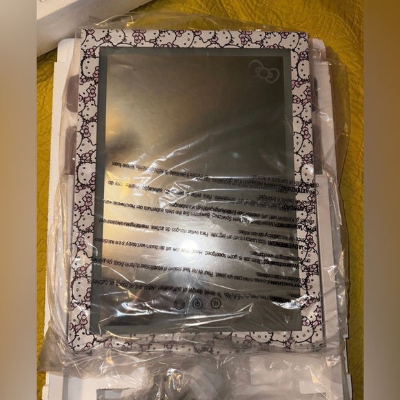 HELLO KITTY TRI-TONE LED MAKEUP MIRROR Sanrio - Picture 6 of 9